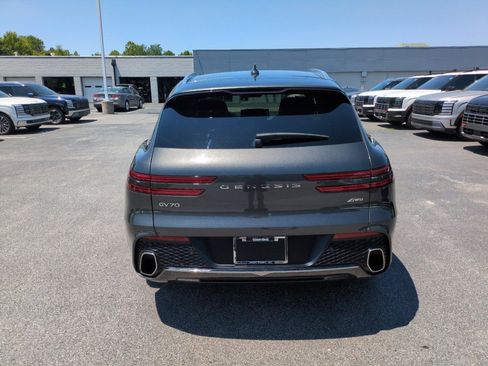 Used 2025 Genesis GV70 2.5T AWD/4WD image 6