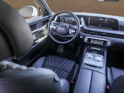 Used 2025 Genesis G90 3.5T AWD/4WD image 28