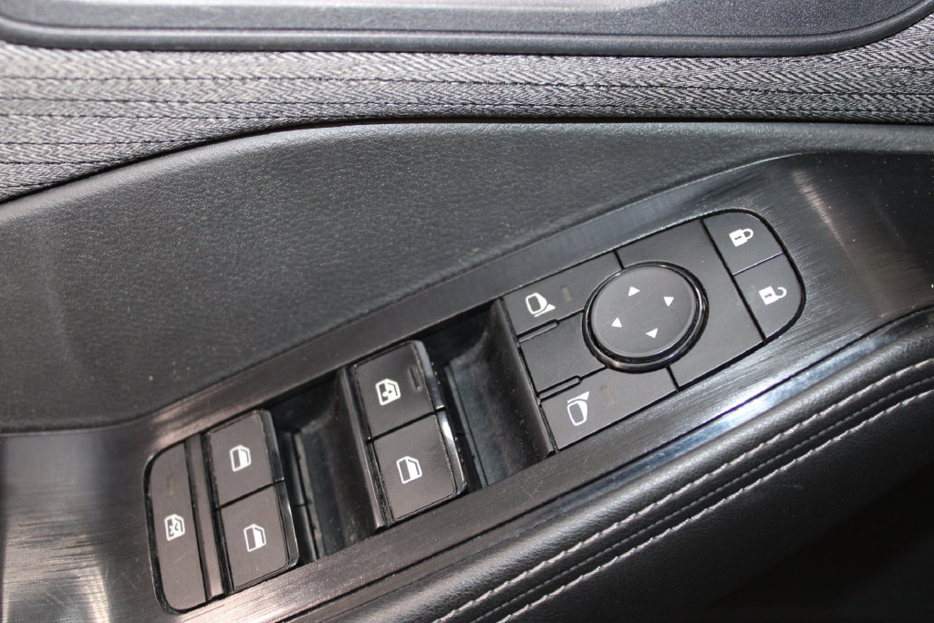 Used 2023 Nissan Rogue SV AWD/4WD image 38