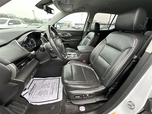 Used 2019 Chevrolet Traverse RS image 11