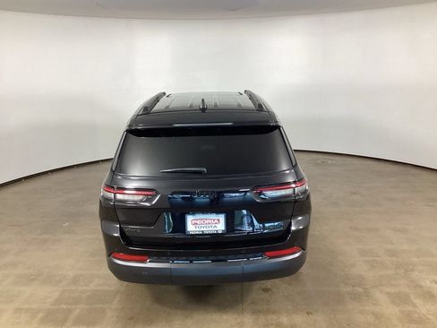 Used 2024 Jeep Grand Cherokee L Limited w/ Black Appearance Package AWD/4WD image 7
