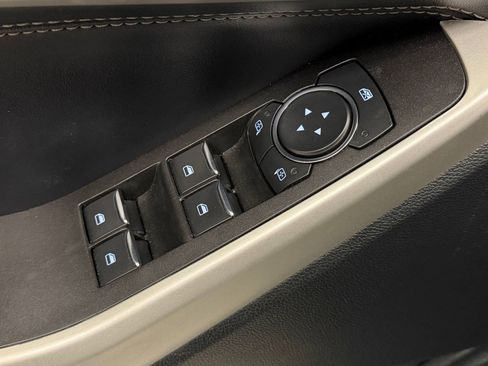 Used 2021 Ford Explorer XLT w/ Equipment Group 202A image 19