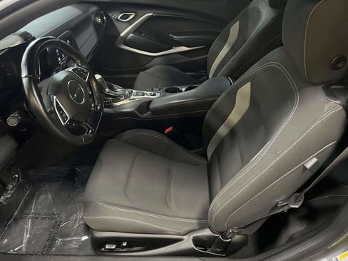 Used 2022 Chevrolet Camaro LT RWD image 13