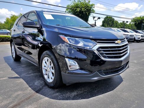 Used 2020 Chevrolet Equinox LT w/ Driver Convenience Package AWD/4WD image 3