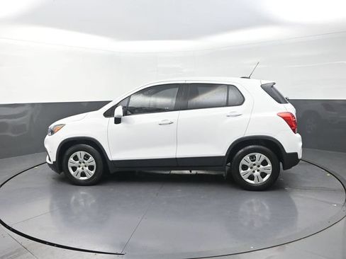 Used 2018 Chevrolet Trax LS FWD image 4