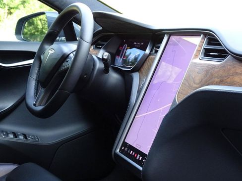 Used 2020 Tesla Model S Long Range Plus AWD/4WD image 21