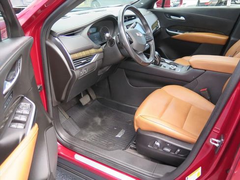 Used 2019 Cadillac XT4 Premium Luxury AWD/4WD image 9