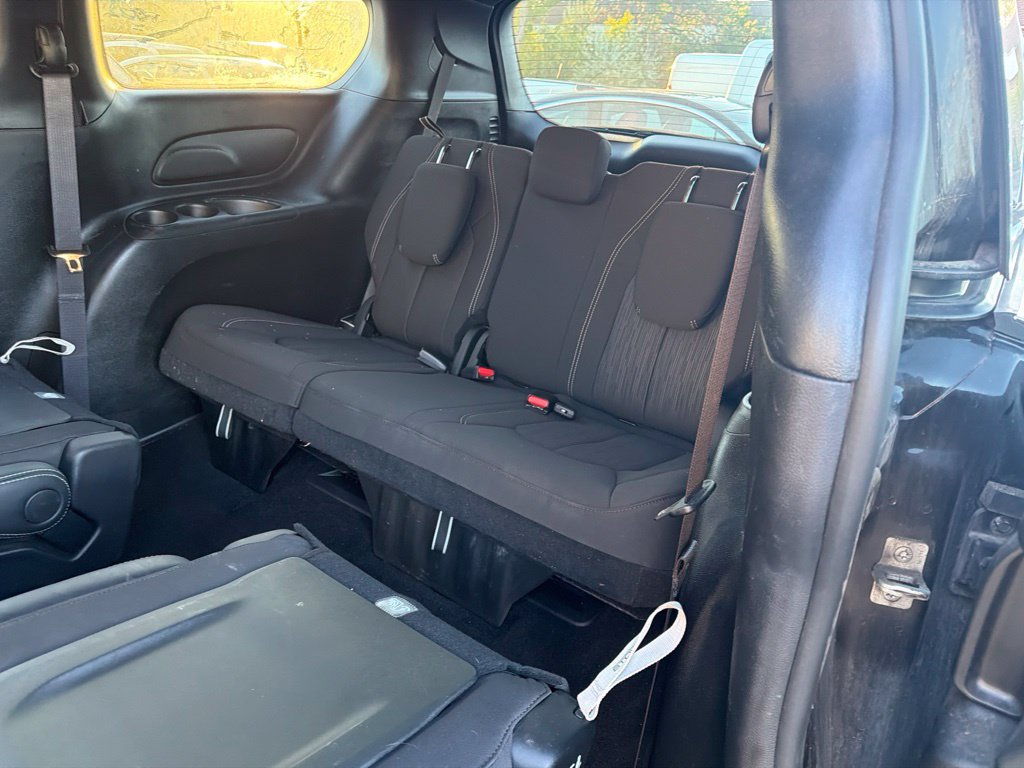 Used 2024 Chrysler Pacifica Touring FWD image 9