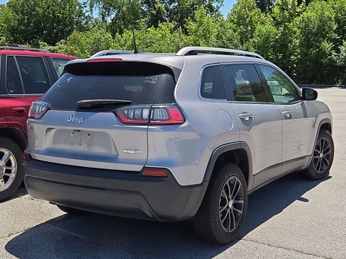 Used 2019 Jeep Cherokee Latitude Plus FWD image 4