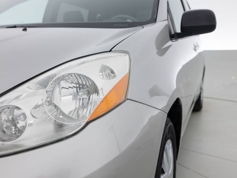 Used 2007 Toyota Sienna LE image 12