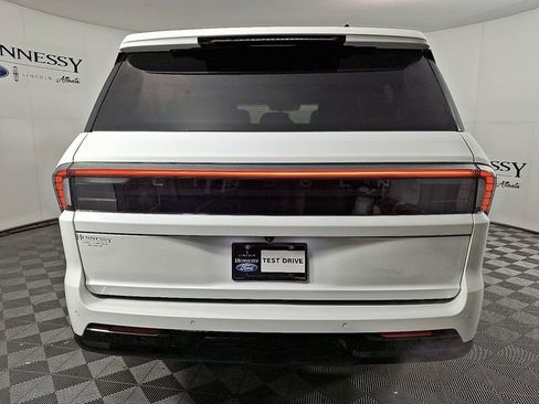 New 2025 Lincoln Navigator L Reserve w/ Jet Appearance Package AWD/4WD image 5