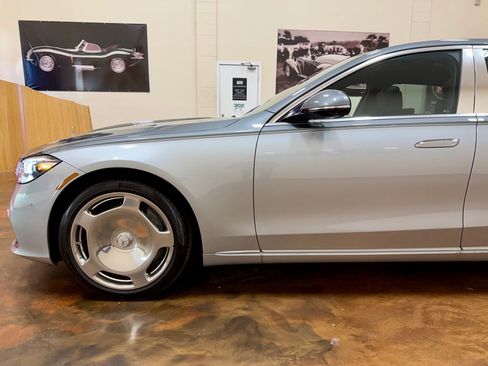 Used 2024 Mercedes-Benz Maybach S 580 MERCEDES-MAYBACH S 580 4MATIC image 21