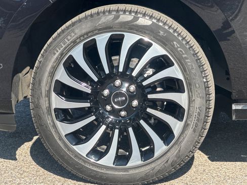 Used 2022 Lincoln Navigator L Black Label image 28