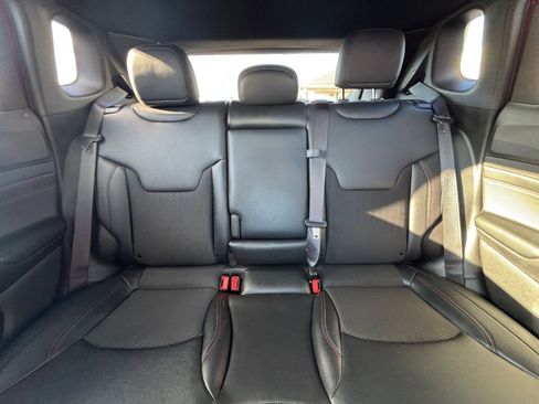 Used 2025 Jeep Compass Trailhawk image 37