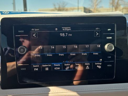 New 2026 Volkswagen Taos SE AWD/4WD image 19