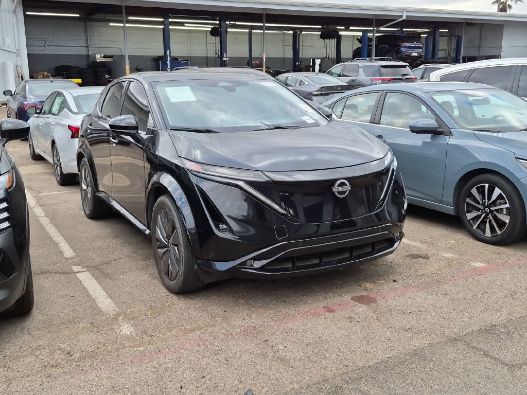 Used 2023 Nissan Ariya AWD image 2