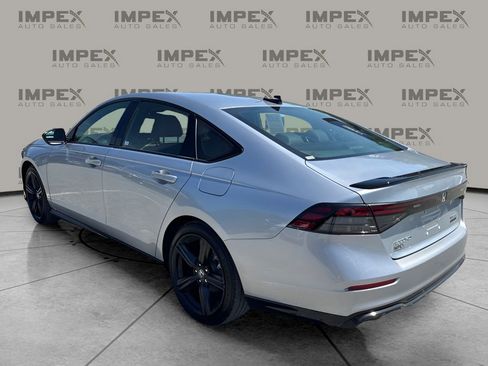 Used 2025 Honda Accord Sport image 3