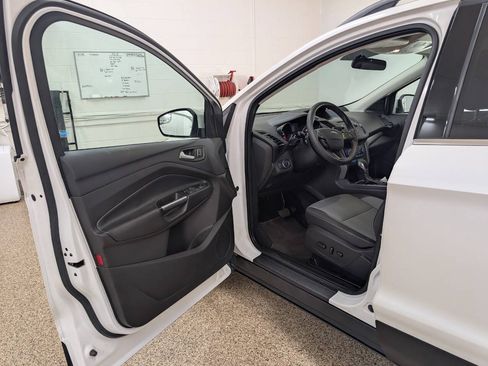 Used 2018 Ford Escape SE AWD/4WD image 6