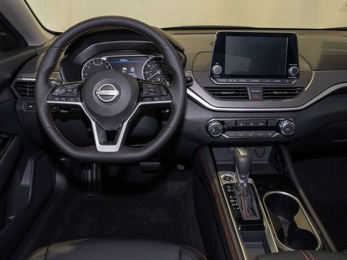 New 2025 Nissan Altima 2.5 SR image 8