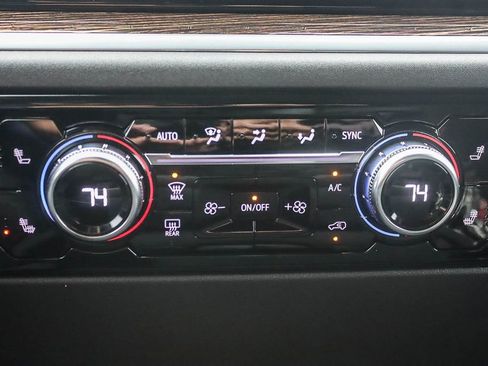 Used 2025 GMC Sierra 1500 Elevation image 31