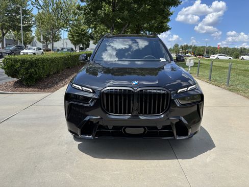New 2027 BMW X7 xDrive40i w/ M Sport Package AWD/4WD image 3