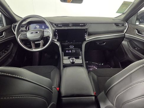 Used 2026 Jeep Grand Cherokee Altitude RWD image 26