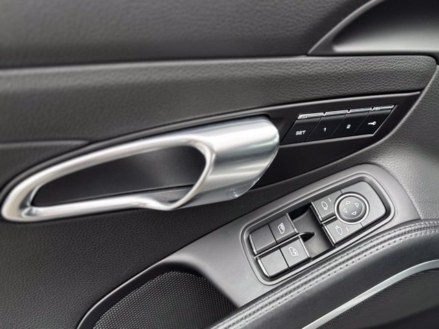 Used 2018 Porsche 911 Carrera RWD image 14