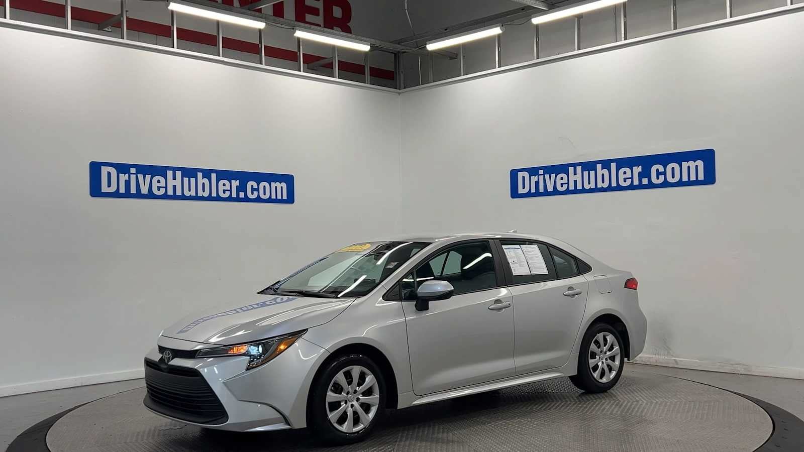 Used 2026 Toyota Corolla LE FWD image 5