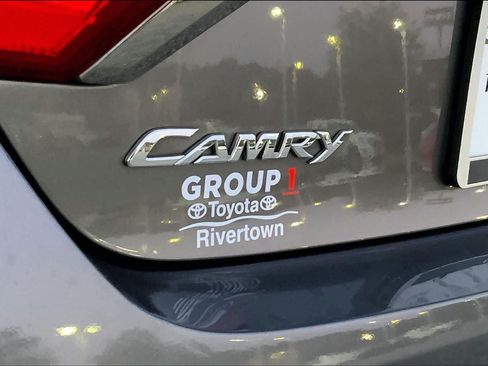 Used 2017 Toyota Camry SE FWD image 30