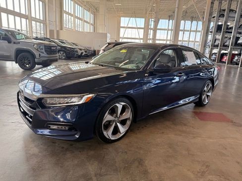 Used 2018 Honda Accord Touring image 7