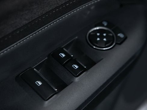 Used 2024 Ford Mustang Convertible image 18