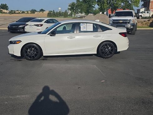 Used 2025 Honda Civic Sport image 4