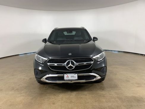 Used 2025 Mercedes-Benz GLC 300 4MATIC image 3