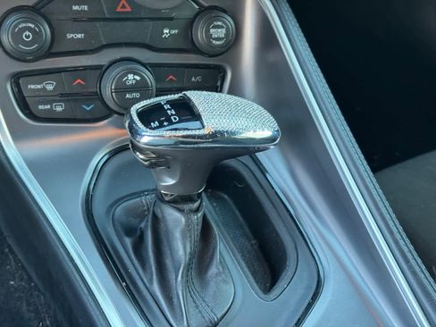 Used 2020 Dodge Challenger SXT image 18