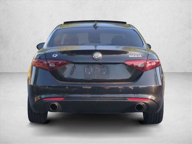 Used 2017 Alfa Romeo Giulia AWD image 7