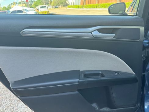 Used 2018 Ford Fusion S FWD image 26