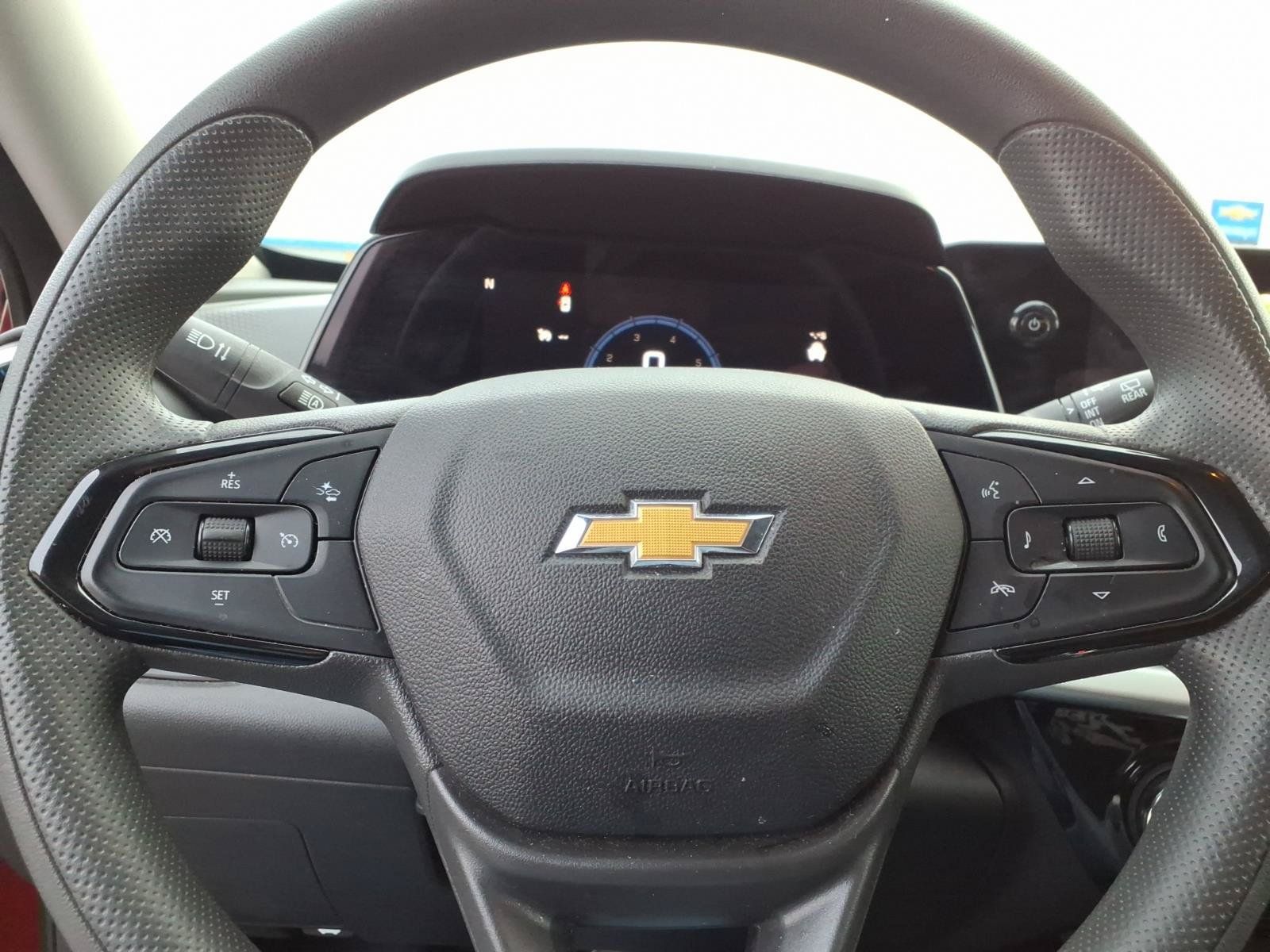 Used 2025 Chevrolet Trax LT FWD image 22