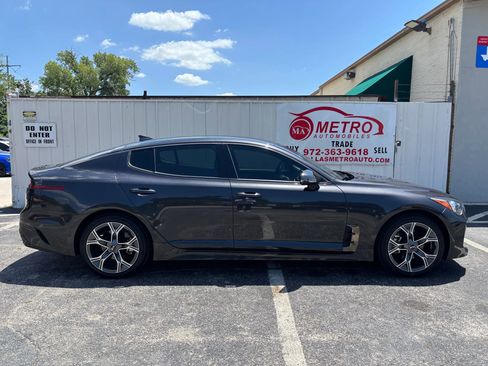 Used 2021 Kia Stinger GT-Line image 2