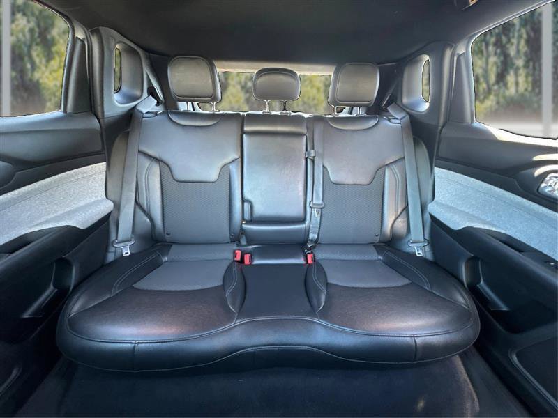 Used 2024 Jeep Compass Latitude AWD/4WD image 15