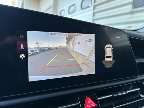 New 2025 Kia Niro EX image 21