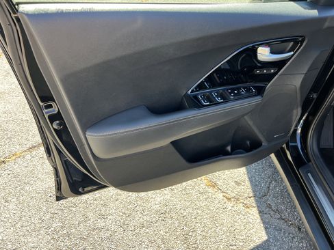 Used 2019 Kia Niro EX Premium w/ Sunroof Package image 10