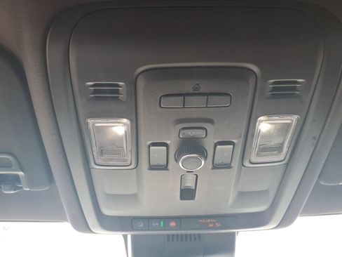 Used 2023 GMC Yukon Denali RWD image 18