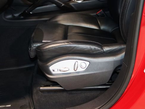 Used 2016 Porsche Cayenne GTS AWD/4WD image 38