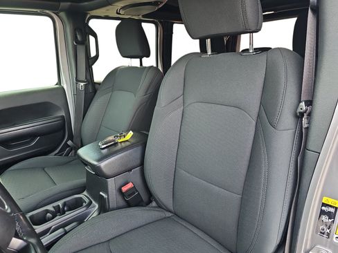 Used 2021 Jeep Wrangler Unlimited Sport AWD/4WD image 12