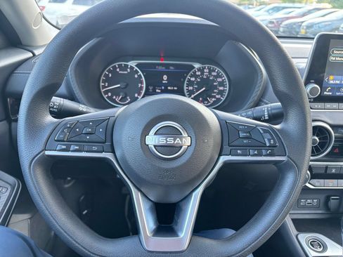 Used 2025 Nissan Sentra SV FWD image 33
