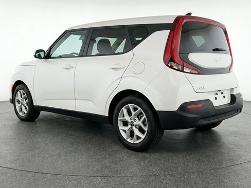 Used 2025 Kia Soul LX w/ LX Technology Package image 6