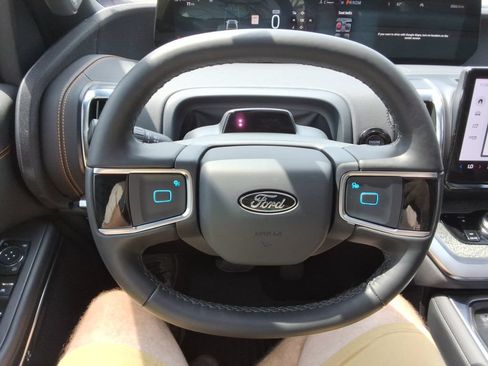 Used 2026 Ford Expedition Tremor AWD/4WD image 28