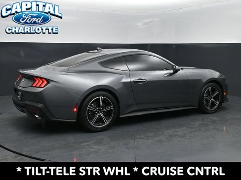 Used 2025 Ford Mustang Coupe RWD image 7