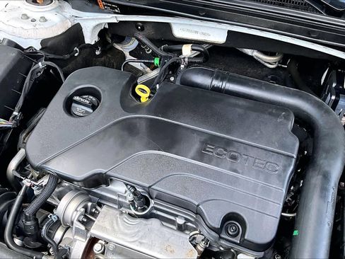 Used 2024 Chevrolet Malibu LT FWD image 32