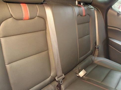 Used 2025 Chevrolet Trax RS w/ Sunroof Package image 14